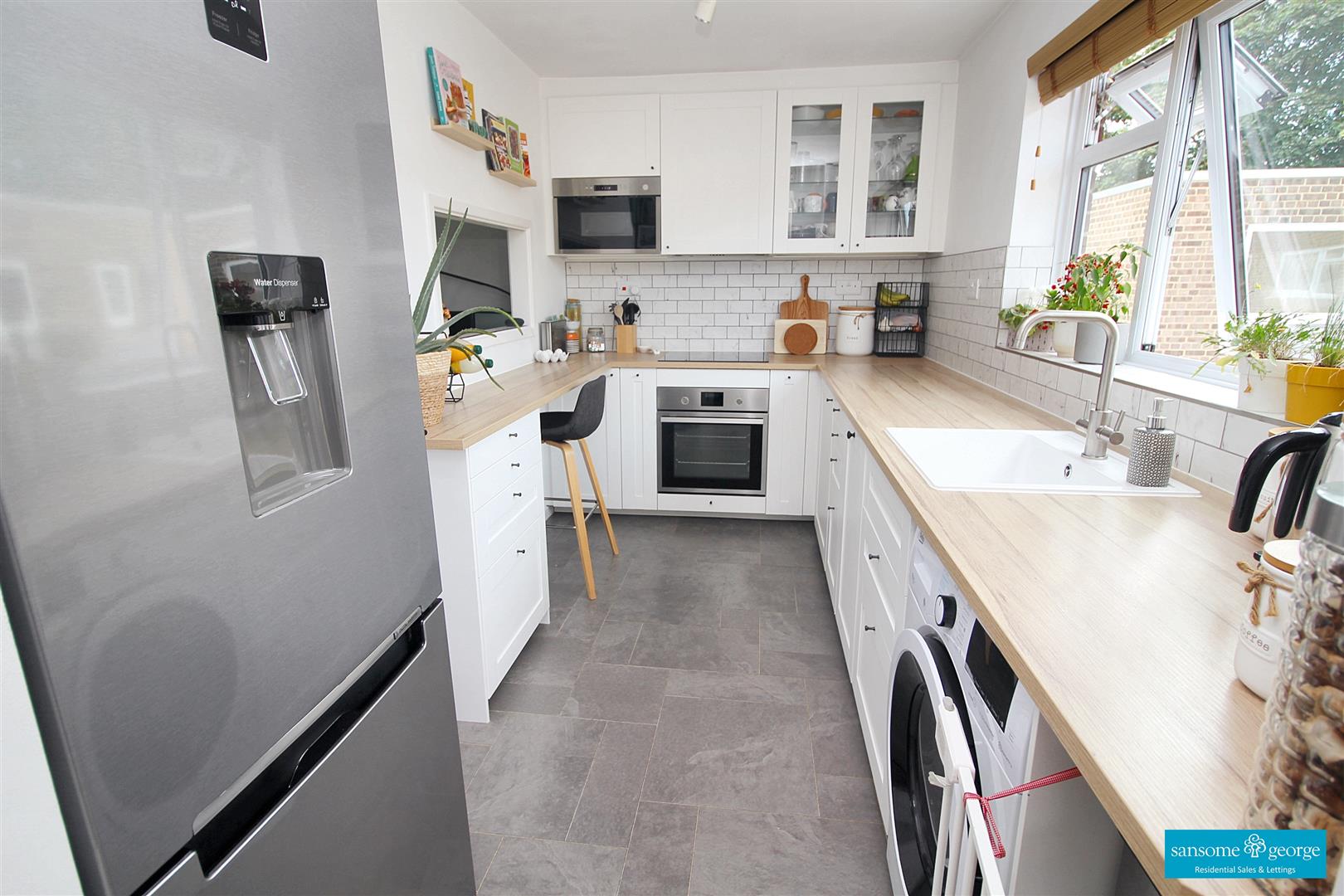 1 bed property in Western Elms Avenue, Reading